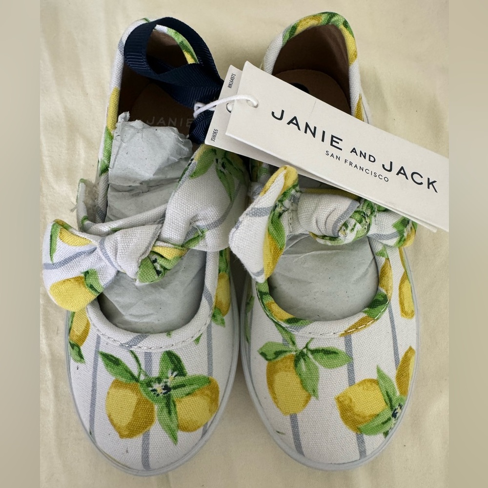 NWT Janie and jack sneaker